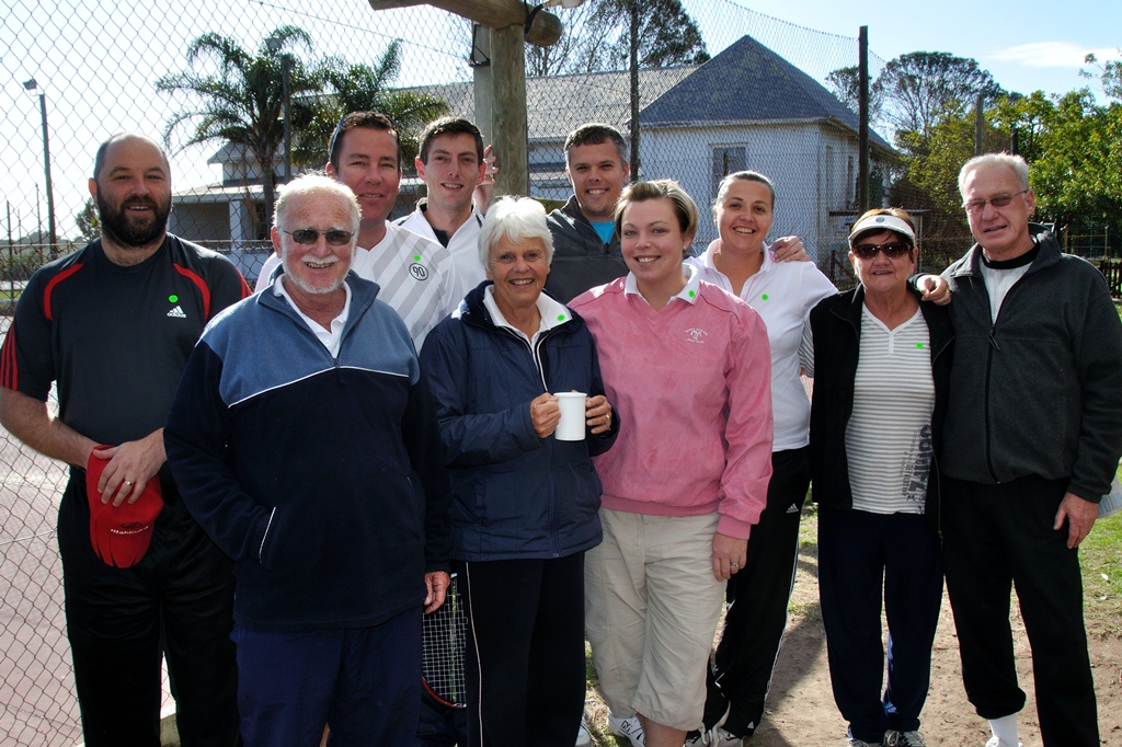 Enigiemand vir Tennis?